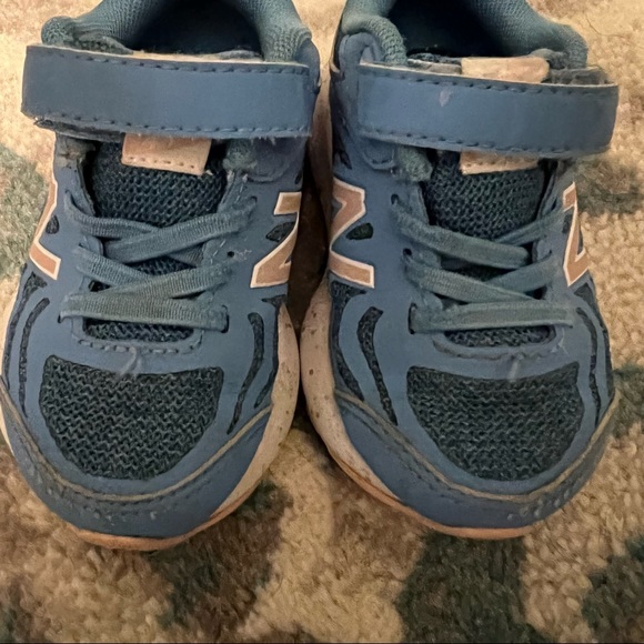 LAST CHANCE! New Balance Sneakers toddler size 5.5 blue and light pink - Picture 7 of 7